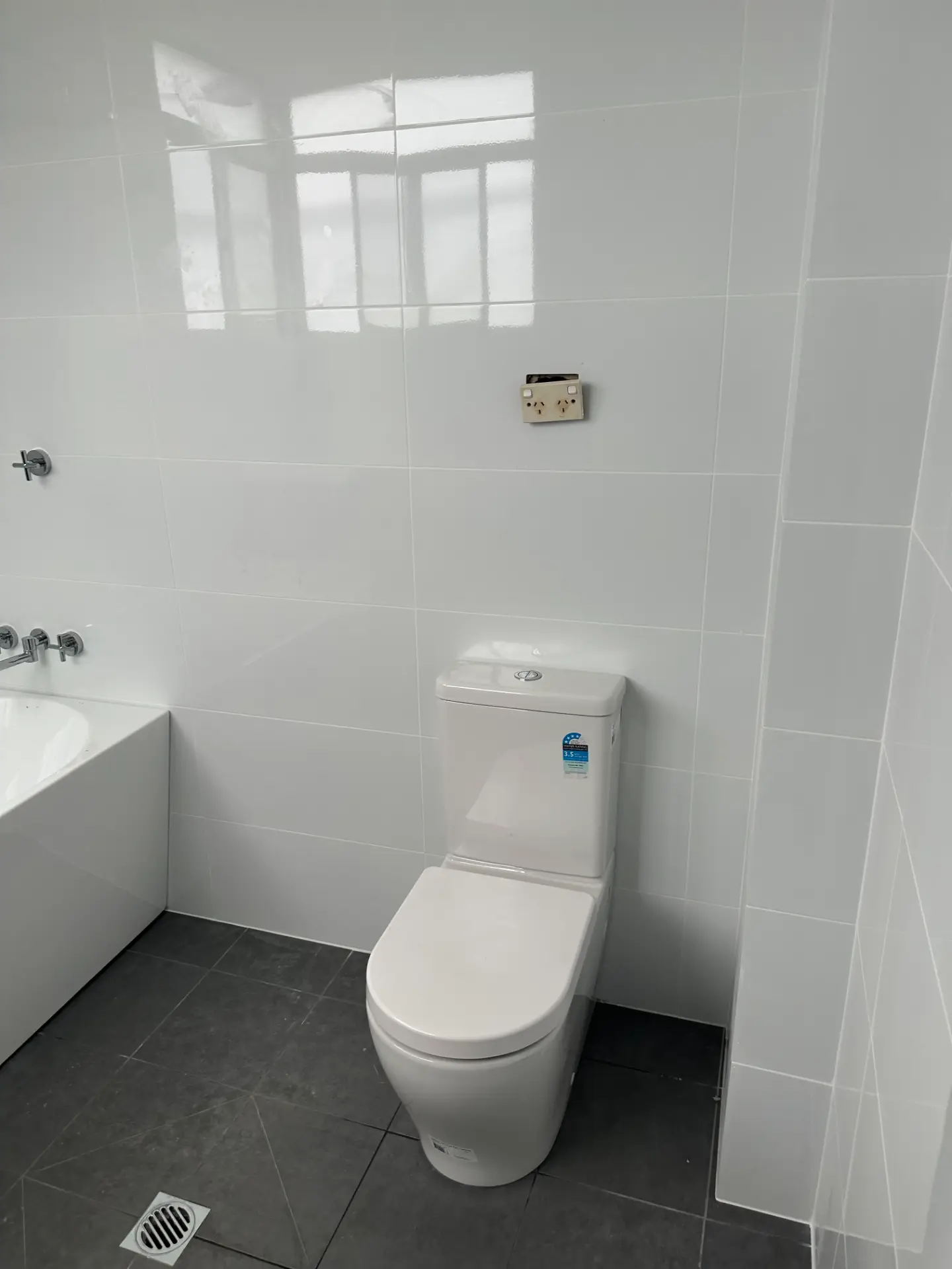 Bathroom tiling and waterproofing project by Lay My Tiles in Coffs Harbour — photo 4