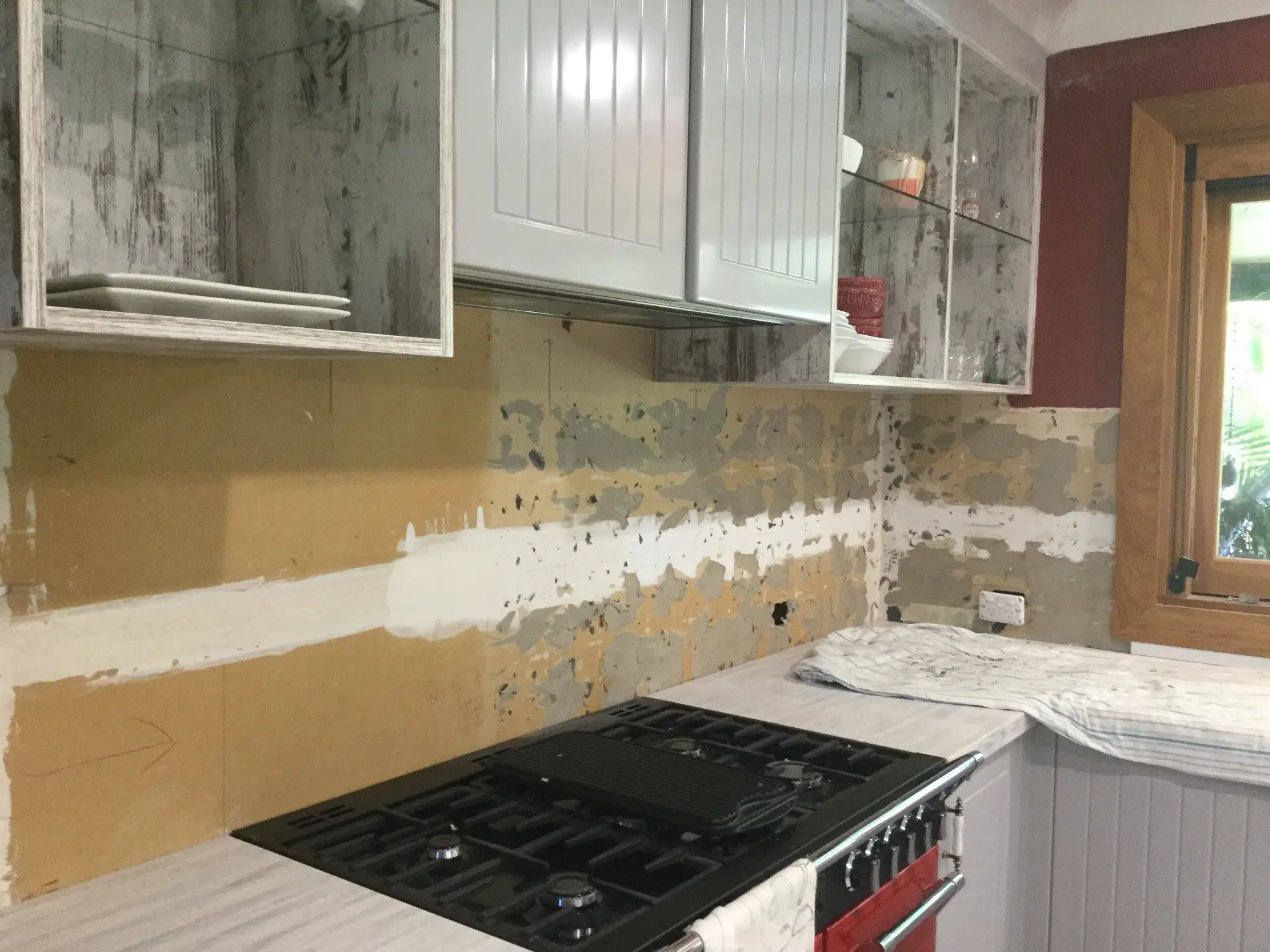 Kitchen splashback tiling project by Lay My Tiles in Coffs Harbour — photo 1