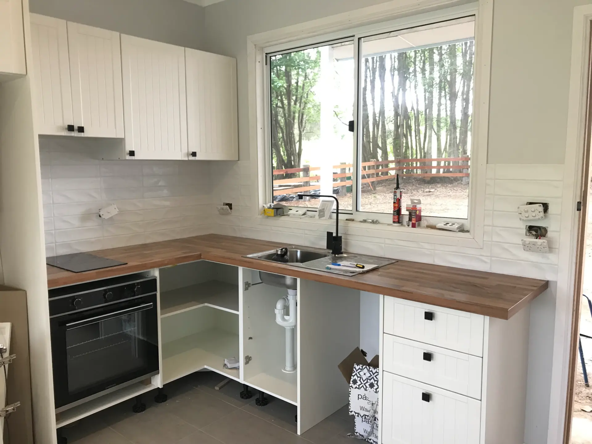 Kitchen splashback tiling project by Lay My Tiles in Coffs Harbour — photo 16