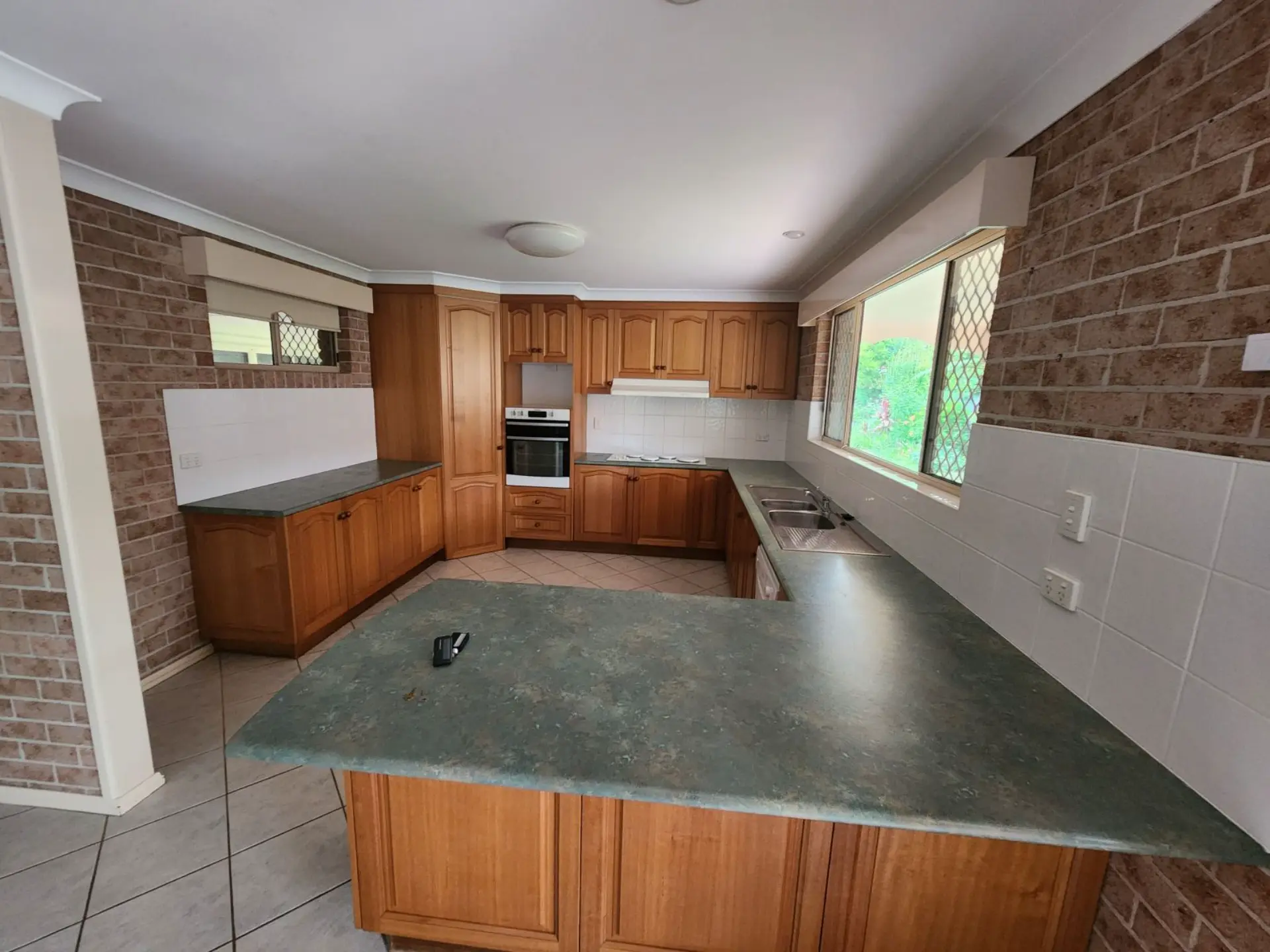 Kitchen splashback tiling project by Lay My Tiles in Coffs Harbour — photo 12